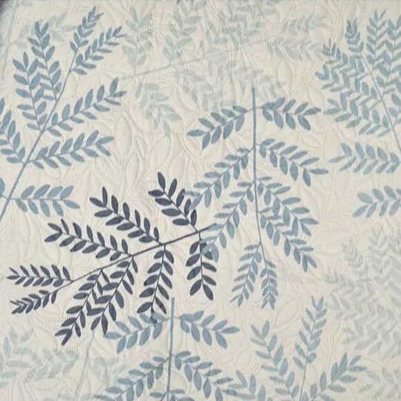 New Blue Leaves 3-Piece 100% Polyester Quilt Set • Reversible • QUEEN Size - Picture 4 of 4